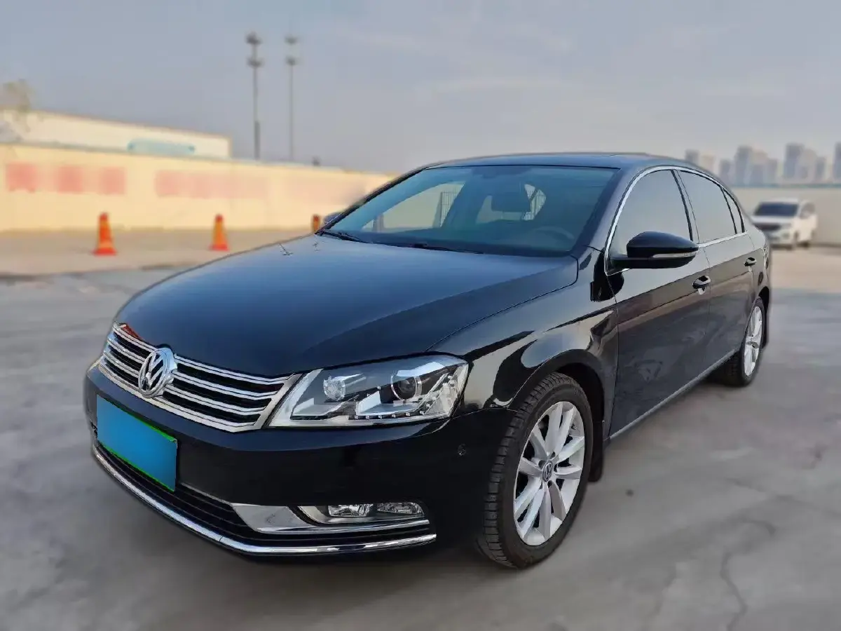 2013 Volkswagen Magotan 2.0T 200HP L4 6DCT