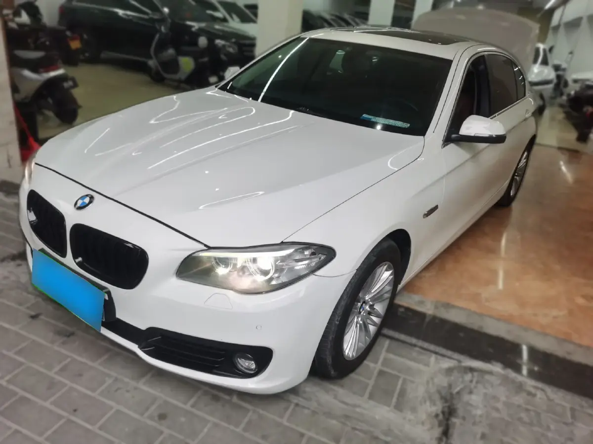 2014 BMW 5 Series 2.0T 218HP L4 8AT