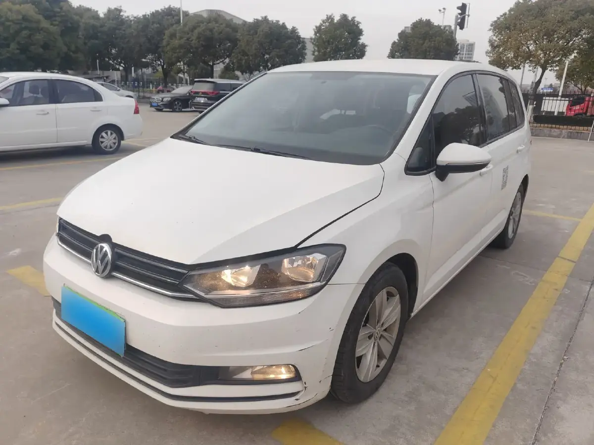 2018 Volkswagen Touran 1.4T 150HP L4 7DCT