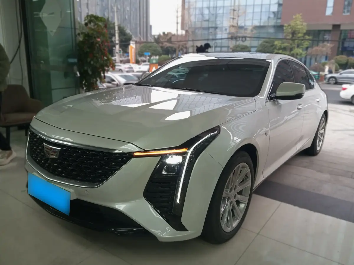 2024 Cadillac CT5 2.0T 237HP L4 10AT