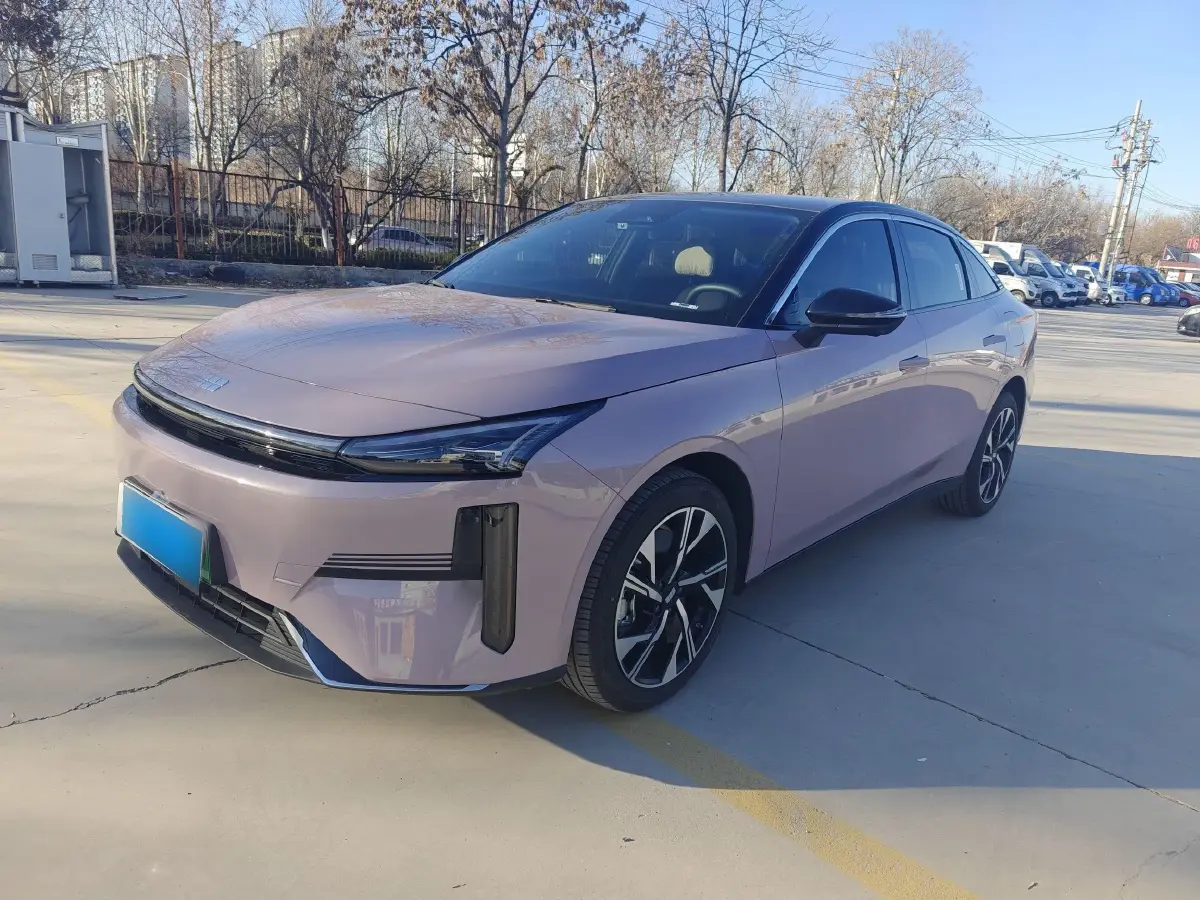 2024 Geely Galaxy L6 1.5T 163HP L4 3DHT PHEV