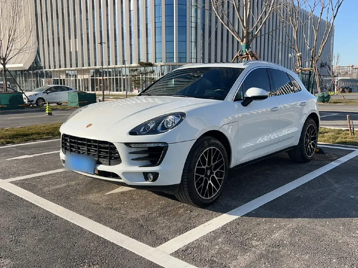 2016 Porsche Macan 2.0T 237HP L4 7DCT