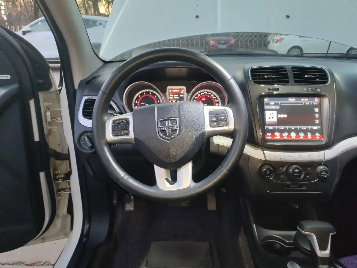 2013 Dodge JCUV 2.4L 170HP L4 6AT,autocango,china used car exporter,china ev exporter,chinese used car exporter,chinese used ev exporter