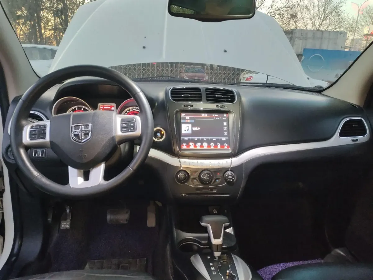 2013 Dodge JCUV 2.4L 170HP L4 6AT,autocango,china used car exporter,china ev exporter,chinese used car exporter,chinese used ev exporter