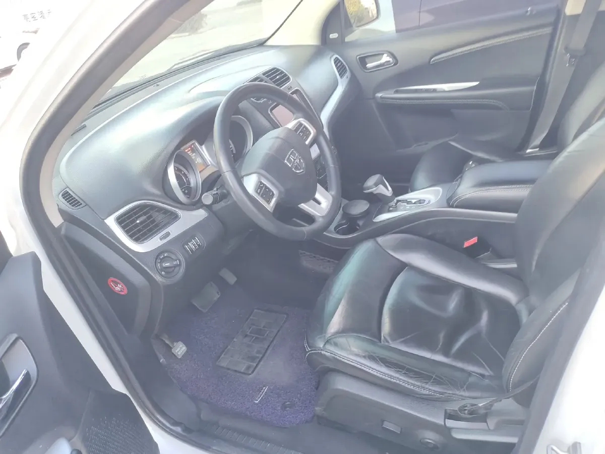 2013 Dodge JCUV 2.4L 170HP L4 6AT,autocango,china used car exporter,china ev exporter,chinese used car exporter,chinese used ev exporter