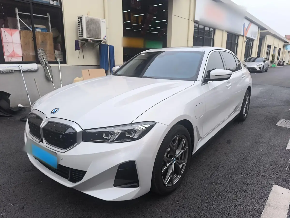 2024 BMW i3 BEV 70KWH