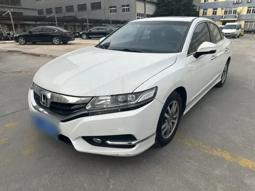 2015 Honda Spirior 2.0L 155HP L4 CVT