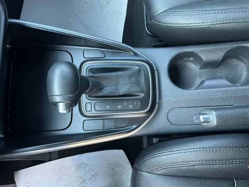 2013 Kia Carens 2.0L 152HP L4 6AT,autocango,china used car exporter,china ev exporter,chinese used car exporter,chinese used ev exporter