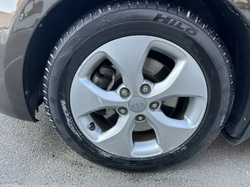 2013 Kia Carens 2.0L 152HP L4 6AT,autocango,china used car exporter,china ev exporter,chinese used car exporter,chinese used ev exporter