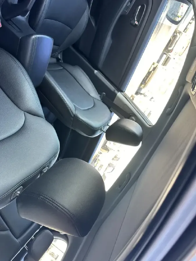 2013 Kia Carens 2.0L 152HP L4 6AT,autocango,china used car exporter,china ev exporter,chinese used car exporter,chinese used ev exporter