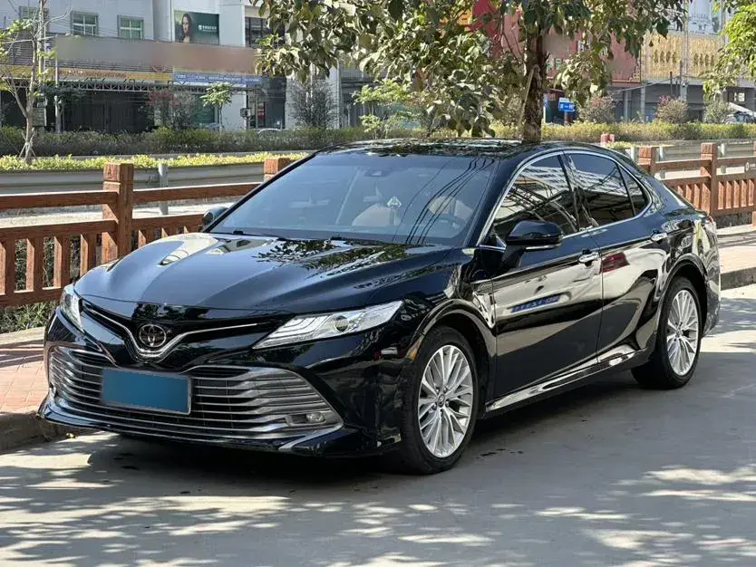 2018 Toyota Camry 2.5L 209HP L4 8AT