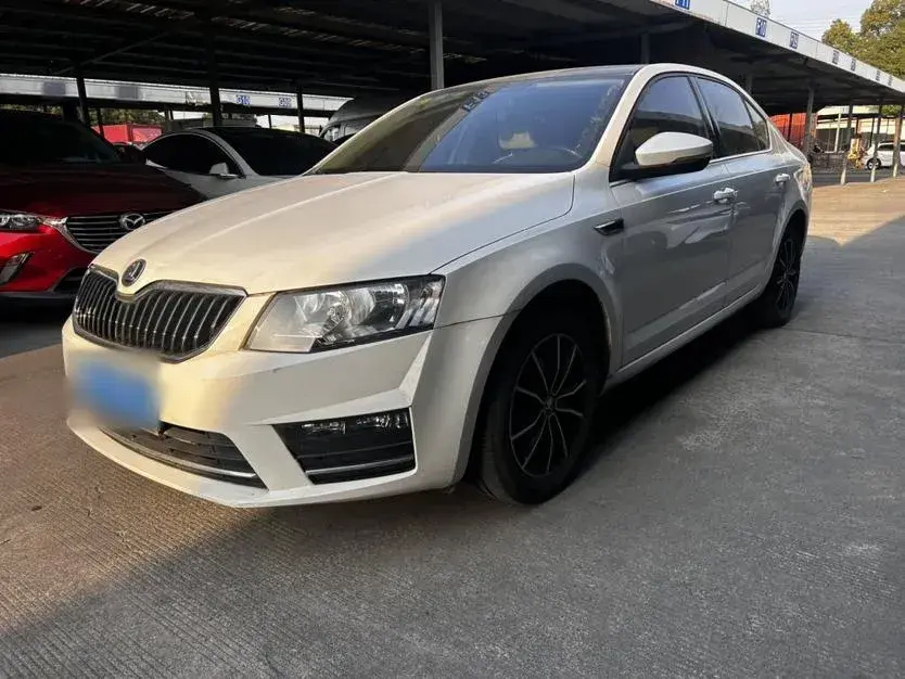 2017 Skoda Octavia 1.6L 110HP L4 6AT