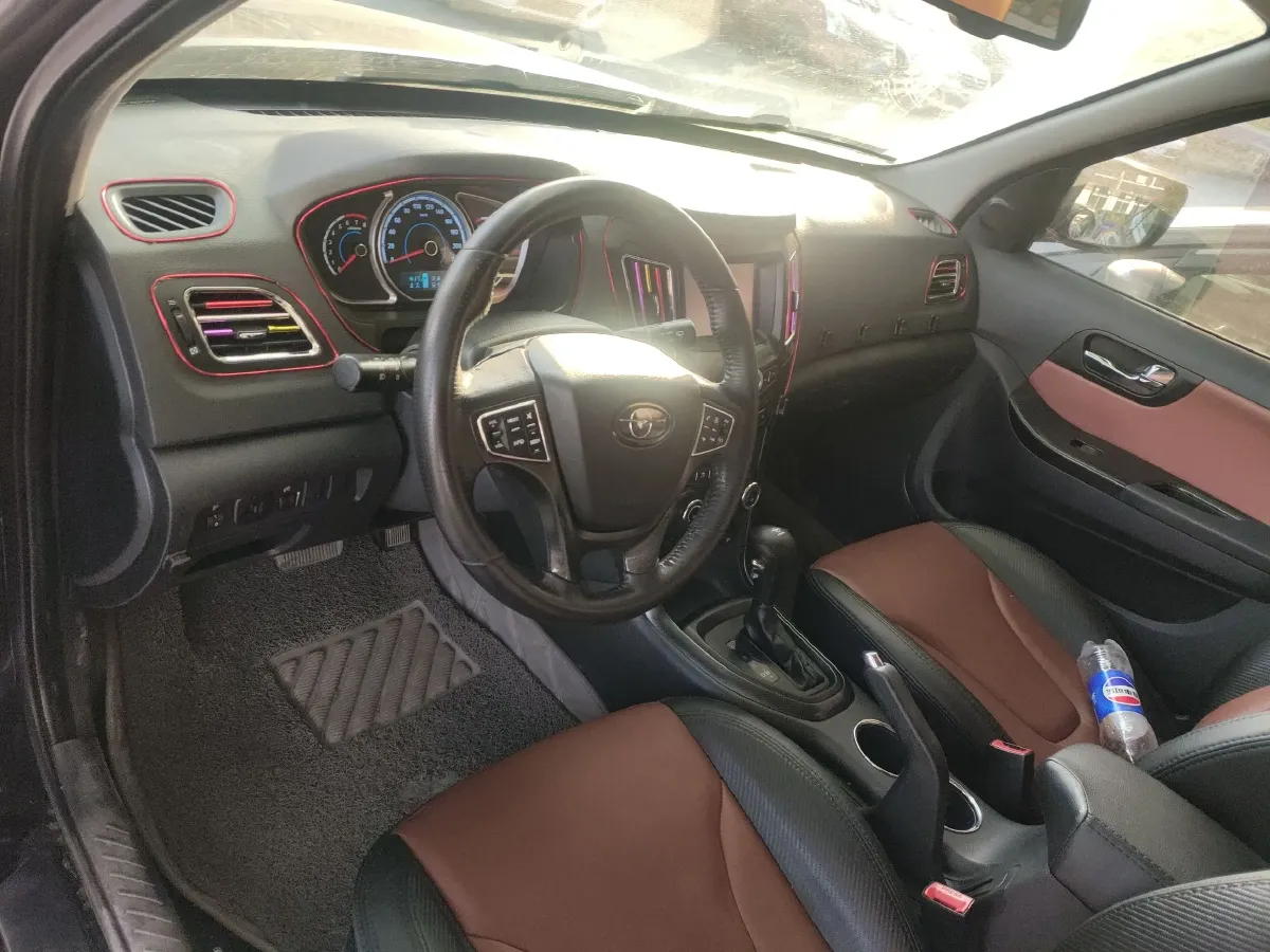 2013 HaiMa S7 2.0L 150HP L4 5AT,autocango,china used car exporter,china ev exporter,chinese used car exporter,chinese used ev exporter