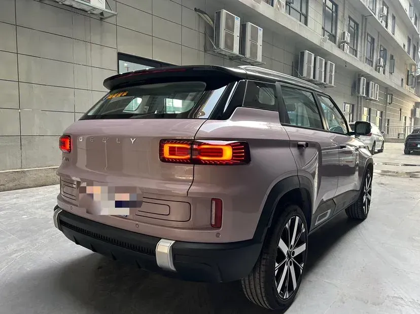 2025 Geely ICON 1.5T 181HP L4 7DCT,autocango,china used car exporter,china ev exporter,chinese used car exporter,chinese used ev exporter