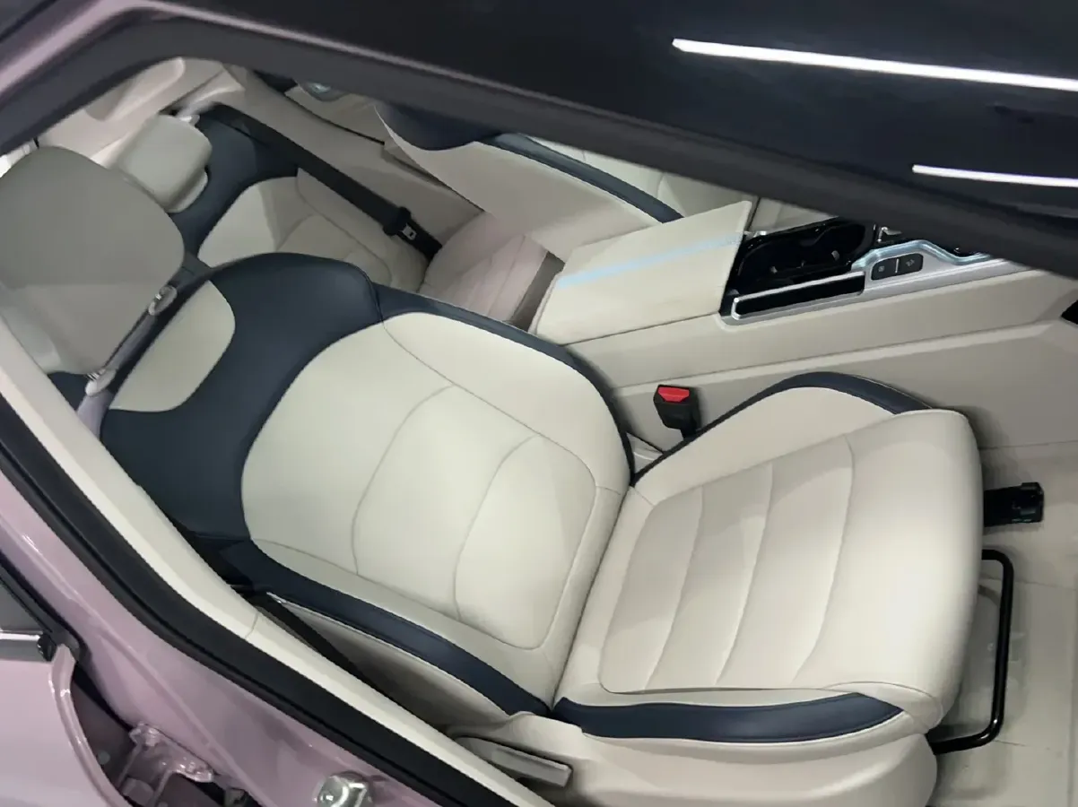 2025 Geely ICON 1.5T 181HP L4 7DCT,autocango,china used car exporter,china ev exporter,chinese used car exporter,chinese used ev exporter