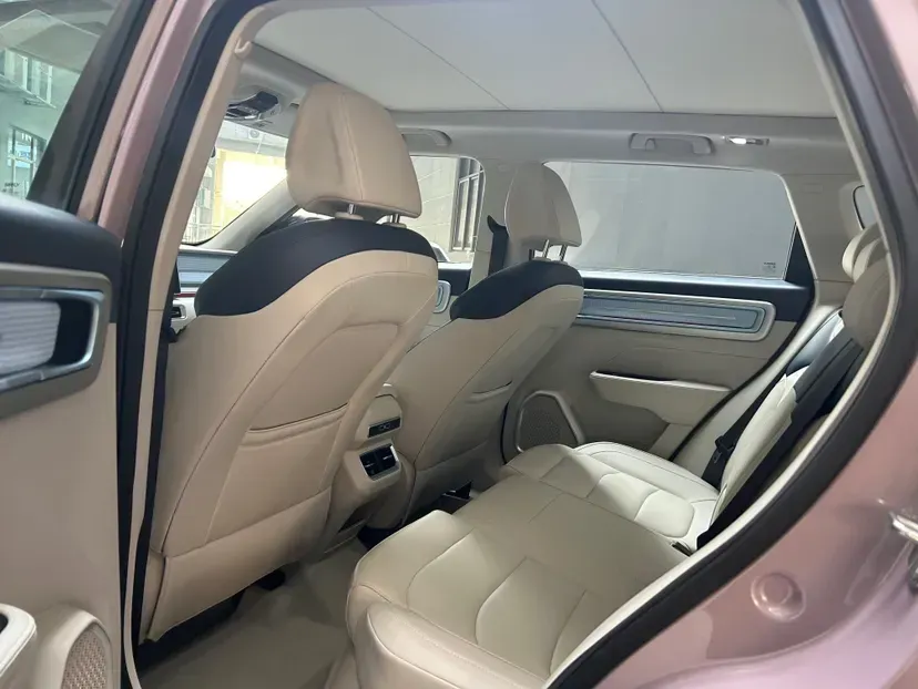 2025 Geely ICON 1.5T 181HP L4 7DCT,autocango,china used car exporter,china ev exporter,chinese used car exporter,chinese used ev exporter