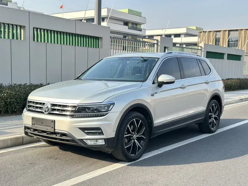 2017 Volkswagen Tiguan L 1.8T 180HP L4 7DCT