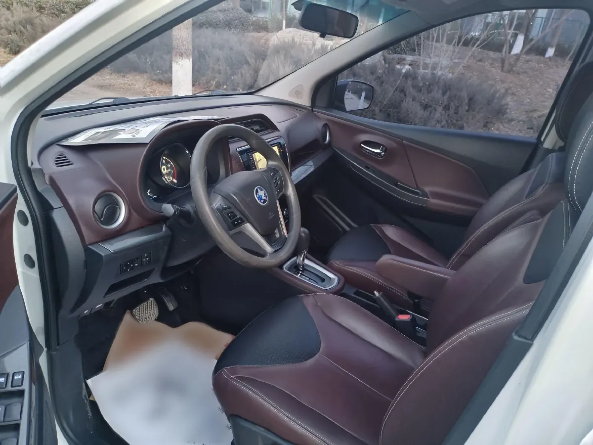 2017 Venucia M50V 1.6L 124HP L4 CVT,autocango,china used car exporter,china ev exporter,chinese used car exporter,chinese used ev exporter