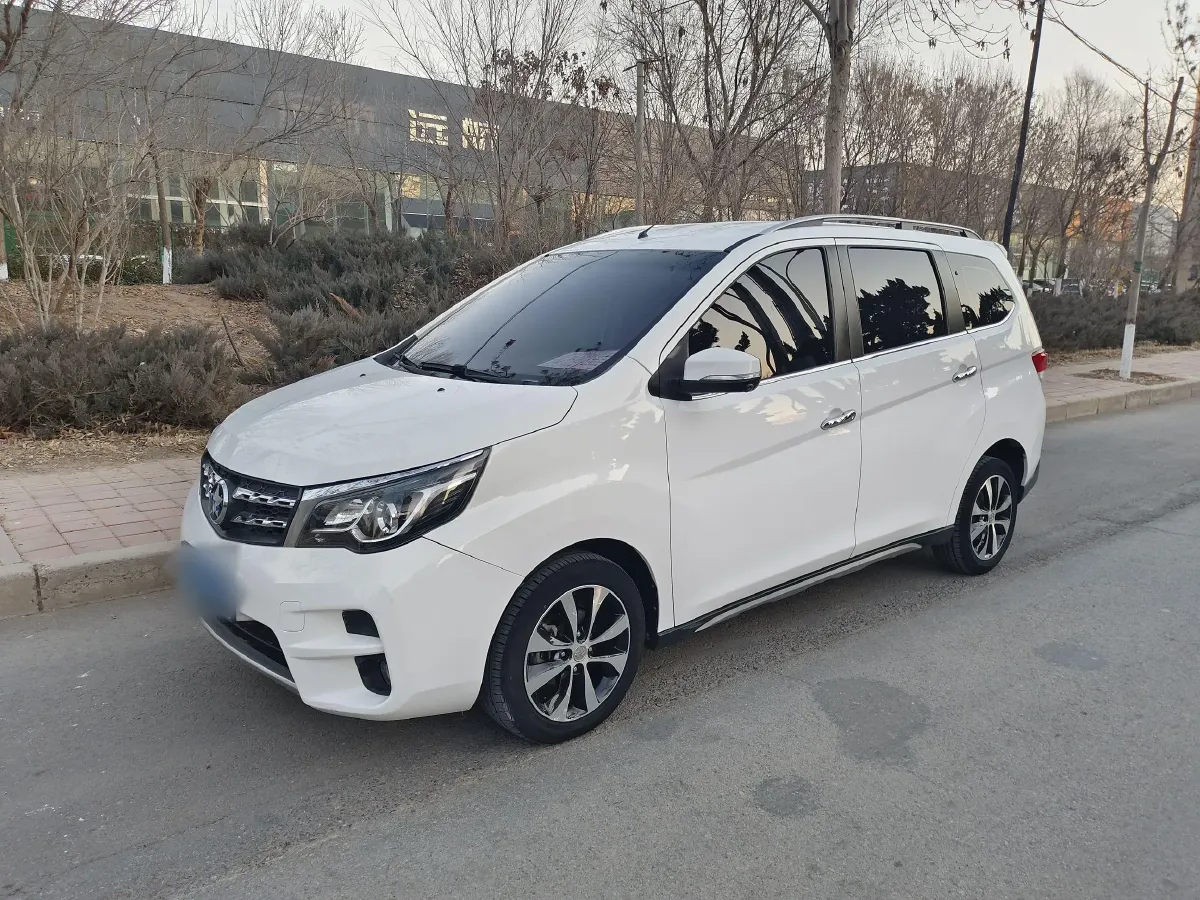2017 Venucia M50V 1.6L 124HP L4 CVT,autocango,china used car exporter,china ev exporter,chinese used car exporter,chinese used ev exporter