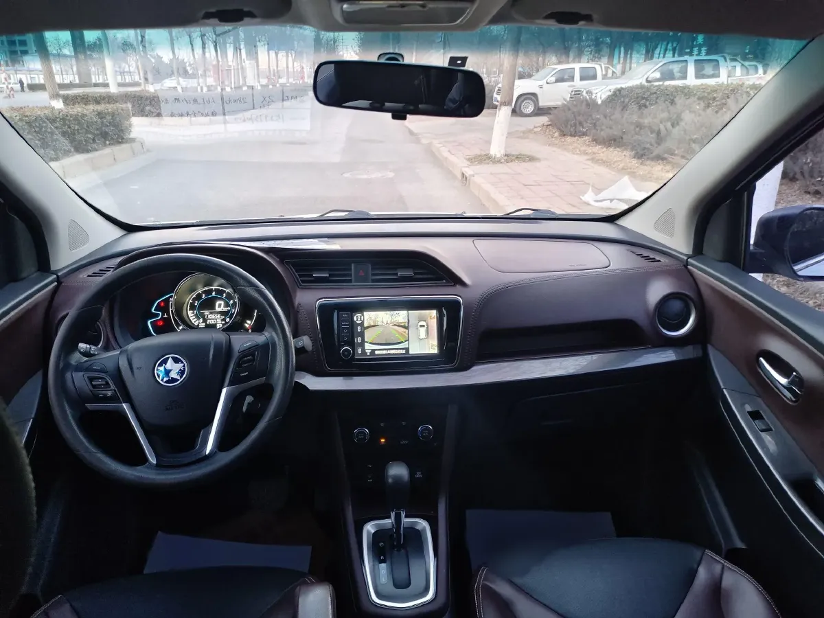 2017 Venucia M50V 1.6L 124HP L4 CVT,autocango,china used car exporter,china ev exporter,chinese used car exporter,chinese used ev exporter