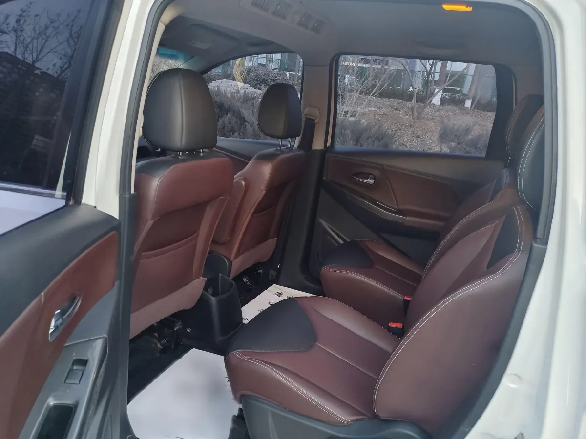 2017 Venucia M50V 1.6L 124HP L4 CVT,autocango,china used car exporter,china ev exporter,chinese used car exporter,chinese used ev exporter