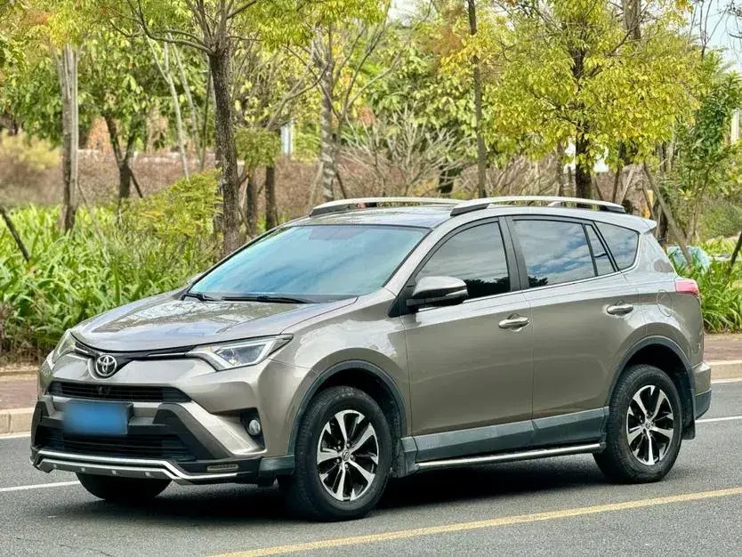 2016 Toyota RAV4 2.0L 151HP L4 CVT