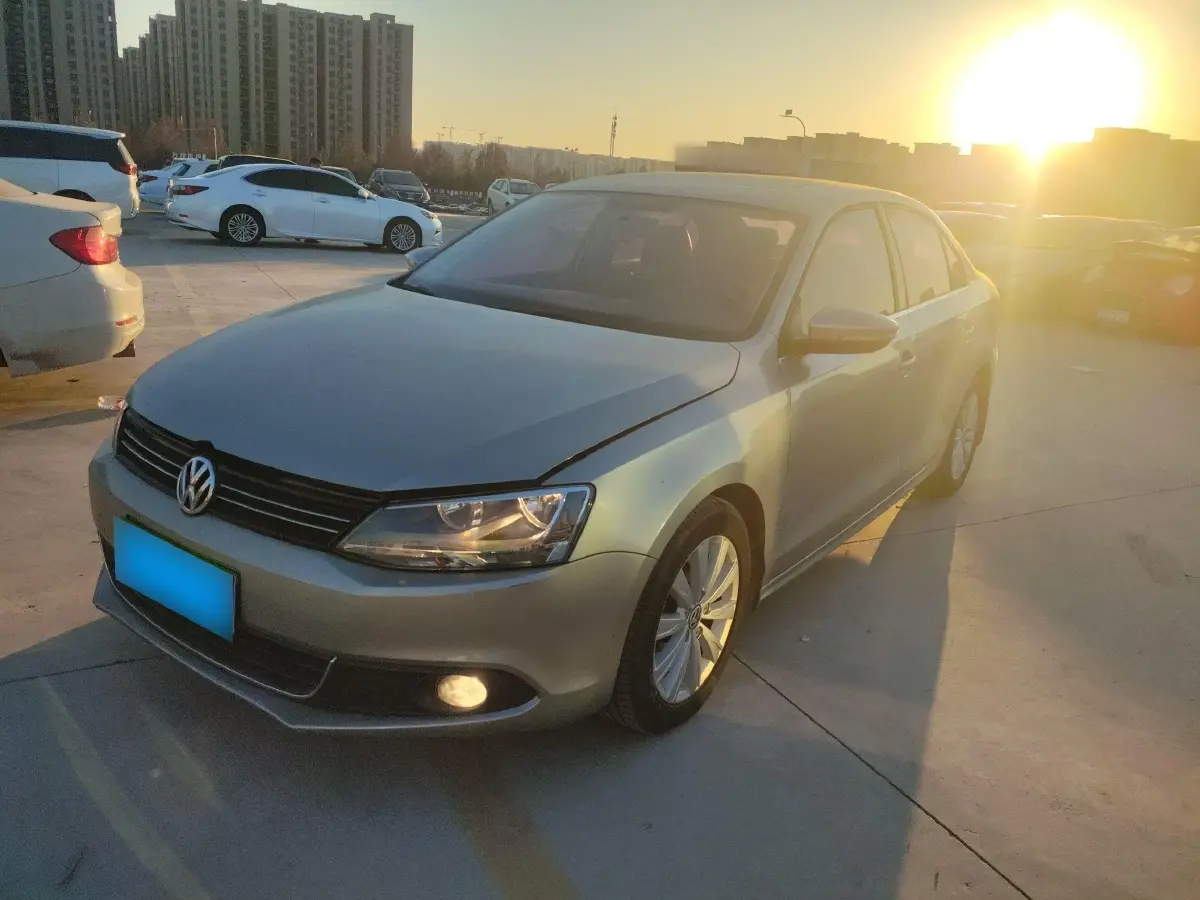 2014 Volkswagen Sagitar 1.6L 105HP L4 6AT