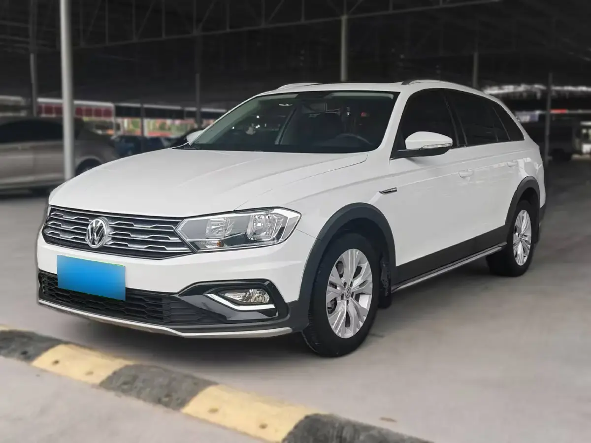 2017 Volkswagen C-Trek 1.4T 131HP L4 7DCT