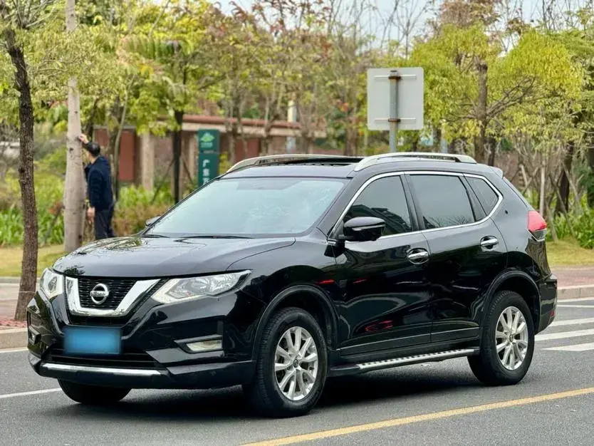 2017 Nissan X-Trail 2.0L 150HP L4 CVT