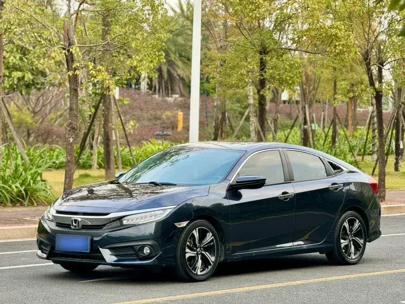2016 Honda Civic 1.5T 177HP L4 CVT