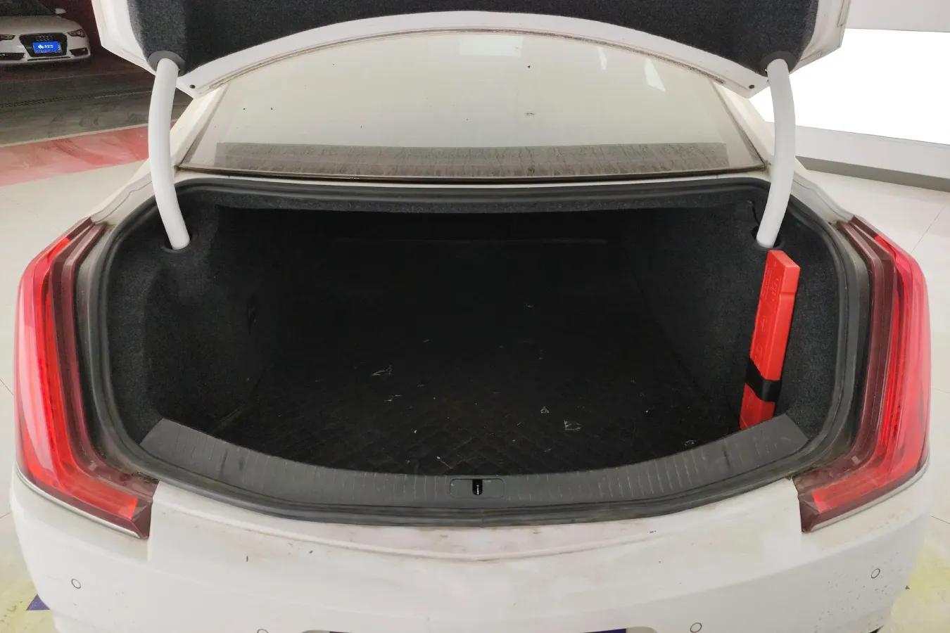 2018 Cadillac XTS 2.0T 269HP L4 6AT,autocango,china used car exporter,china ev exporter,chinese used car exporter,chinese used ev exporter