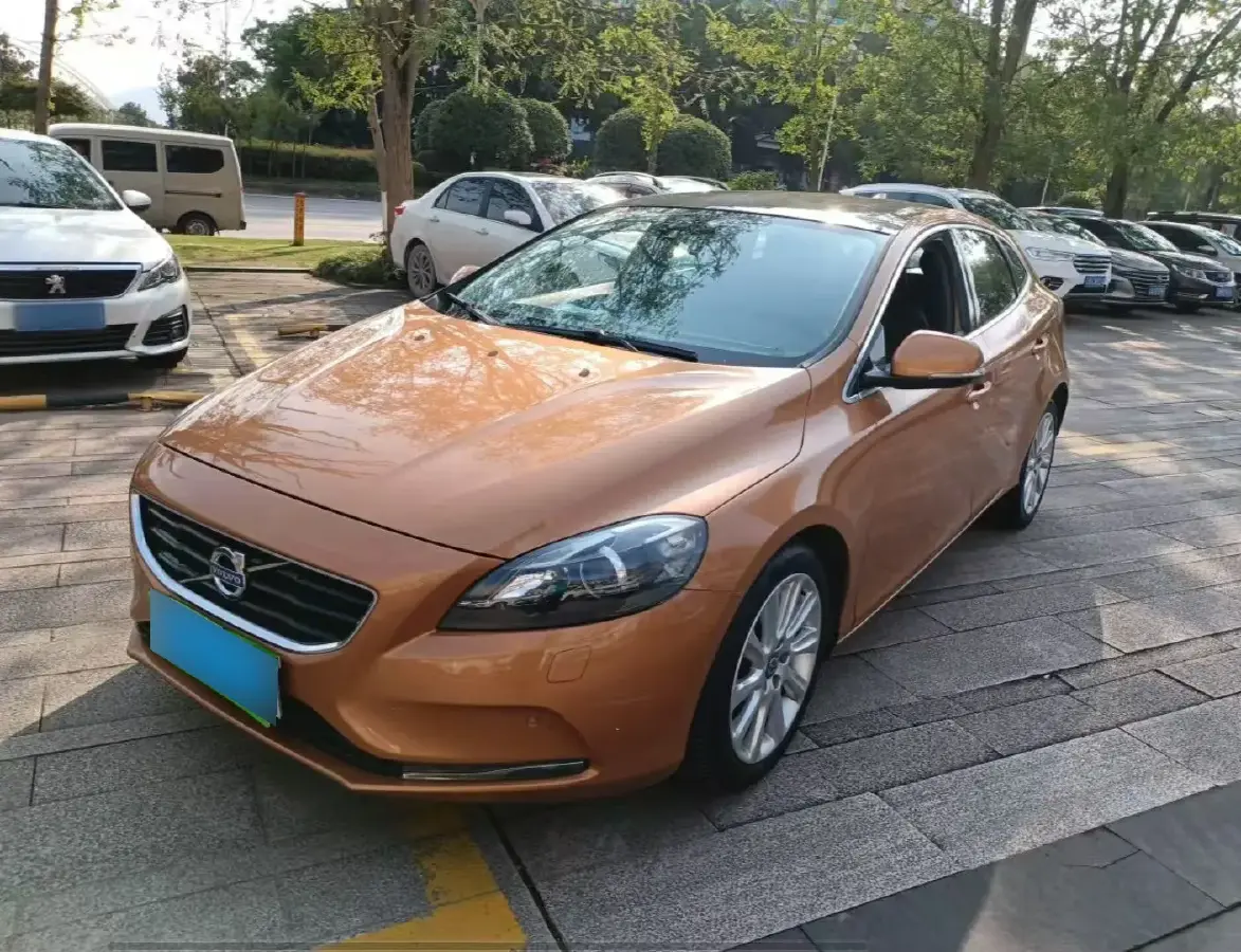 2013 Volvo V40 2.0T 180HP L5 6AT