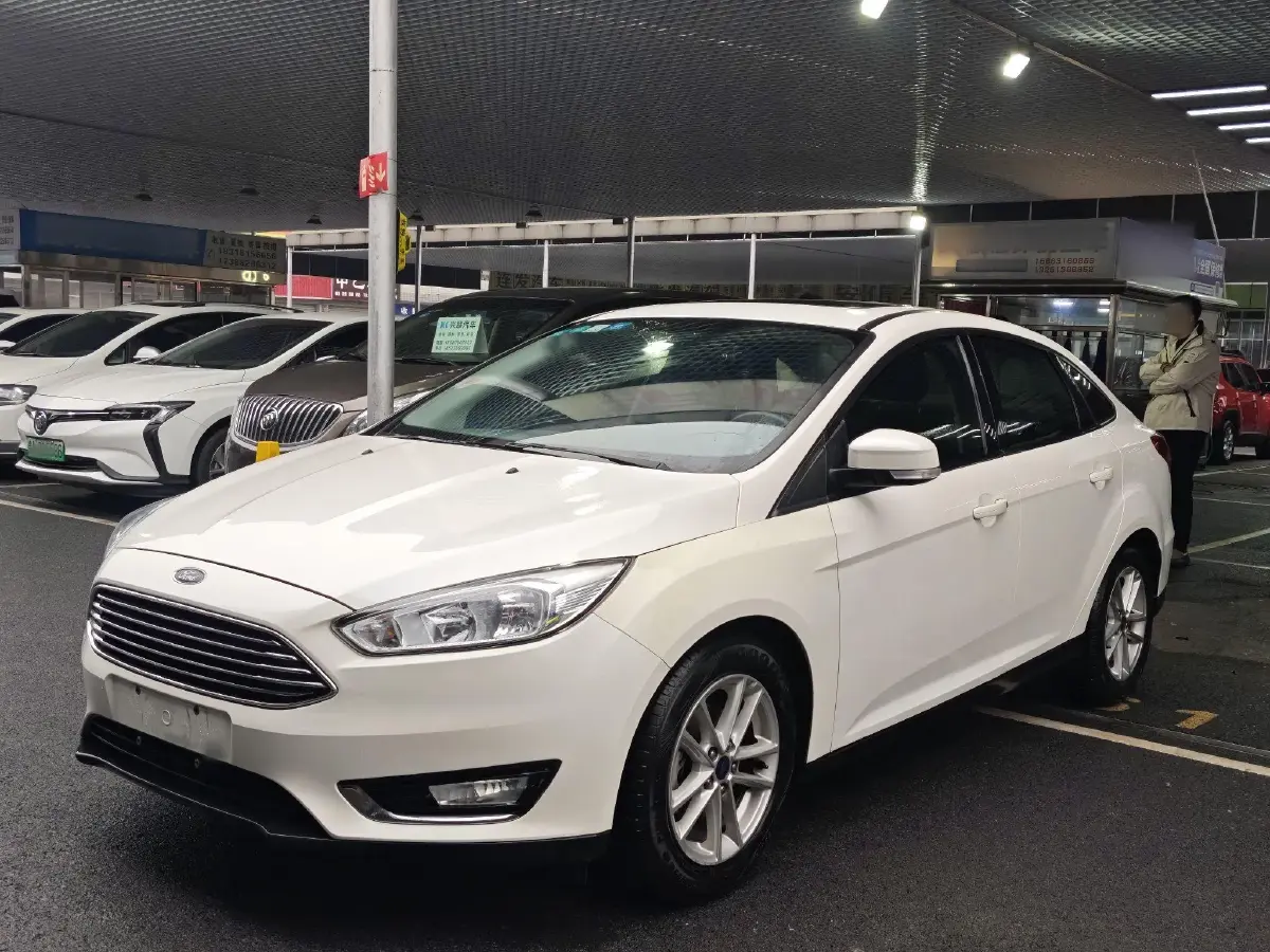 2015 Ford Focus 1.0T 125HP L3 6AT