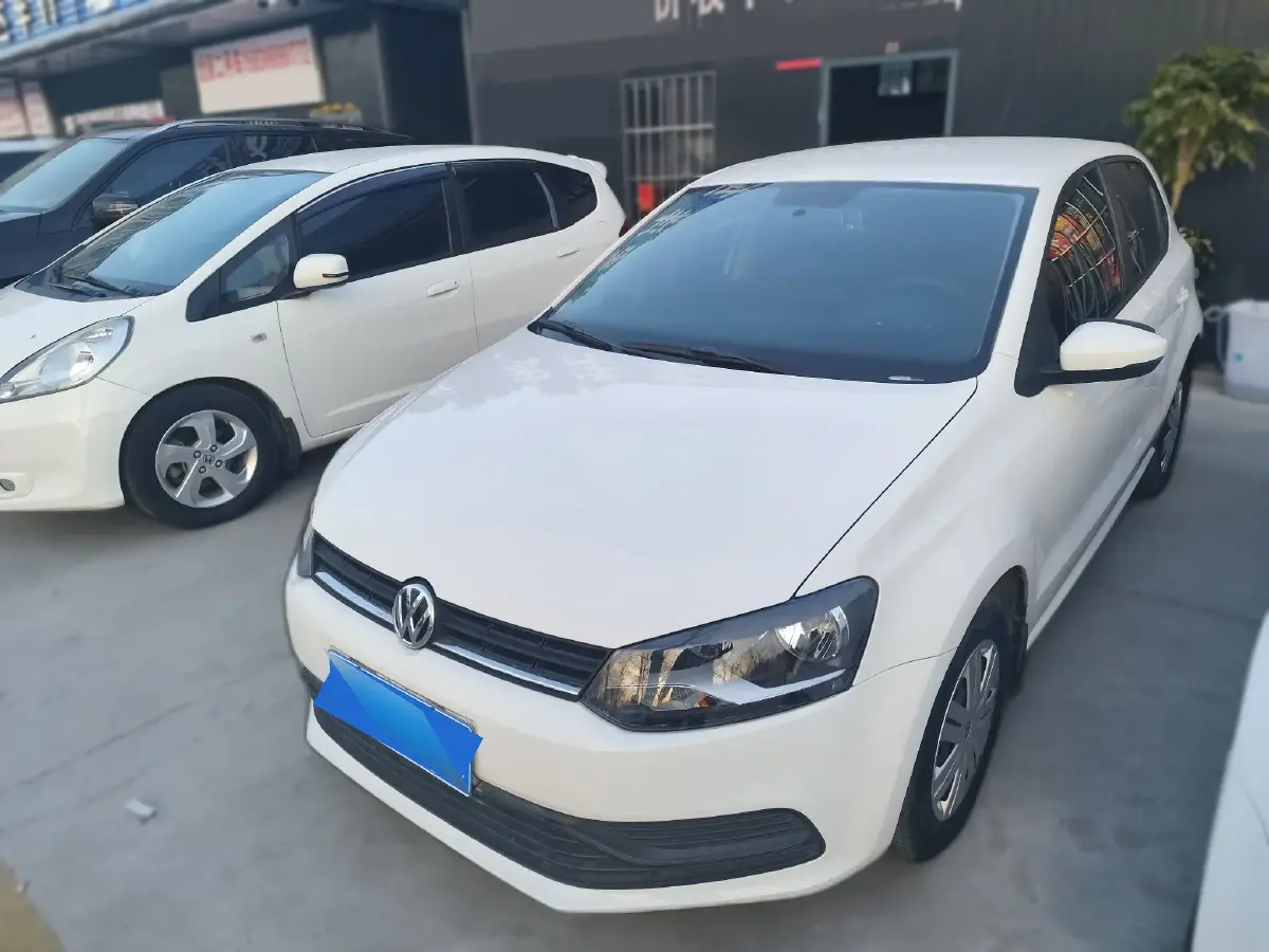 2016 Volkswagen Polo 1.4L 90HP L4 6AT