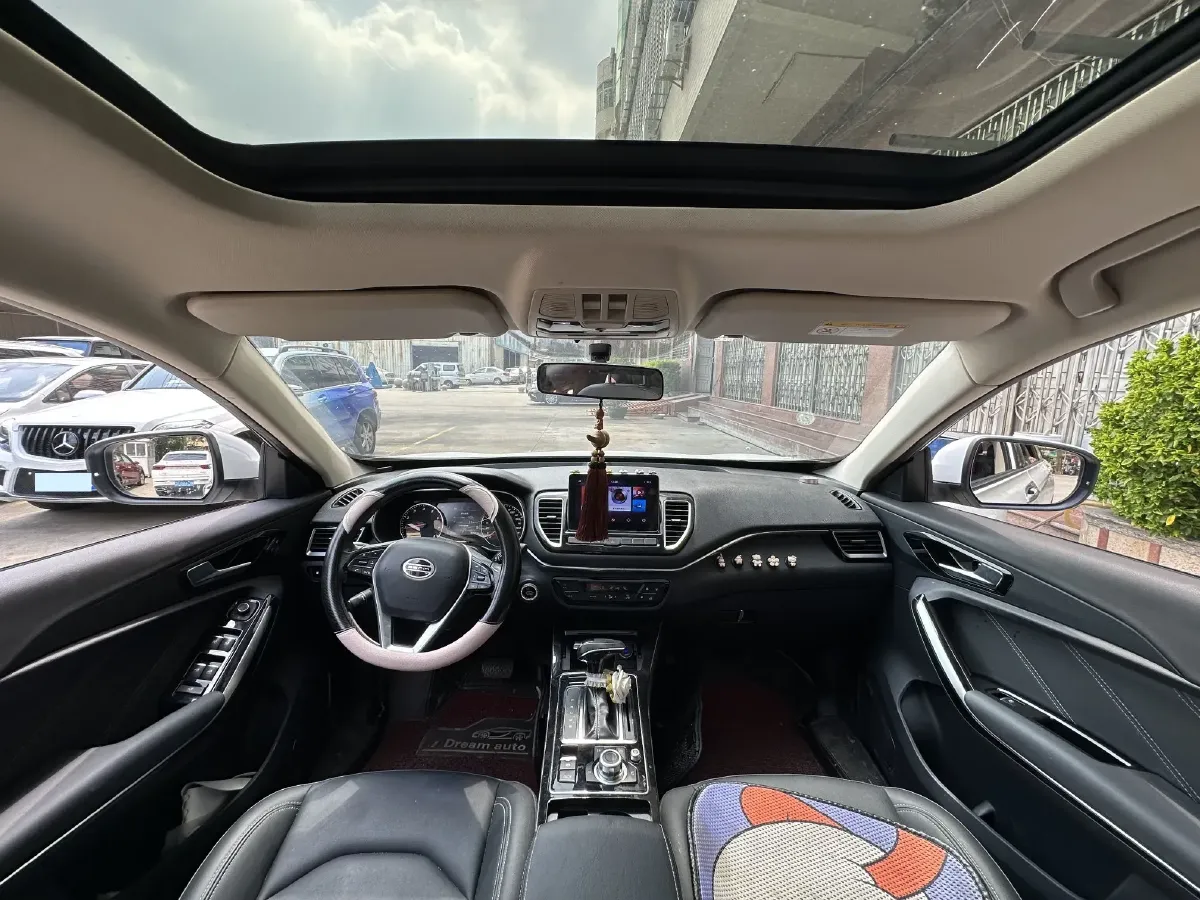 2018 FAW Senia R9 1.2T 143HP L4 7DCT,autocango,china used car exporter,china ev exporter,chinese used car exporter,chinese used ev exporter