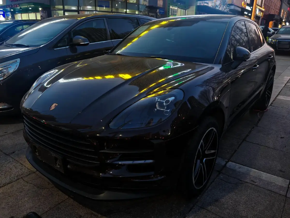 2018 Porsche Macan 2.0T 252HP L4 7DCT