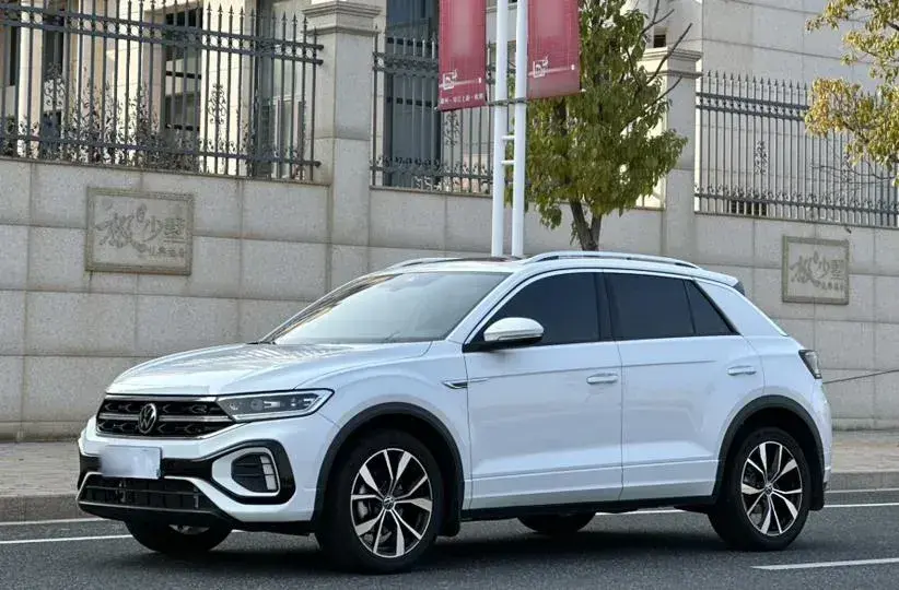 2024 Volkswagen T-Roc 1.5T 160HP L4 7DCT
