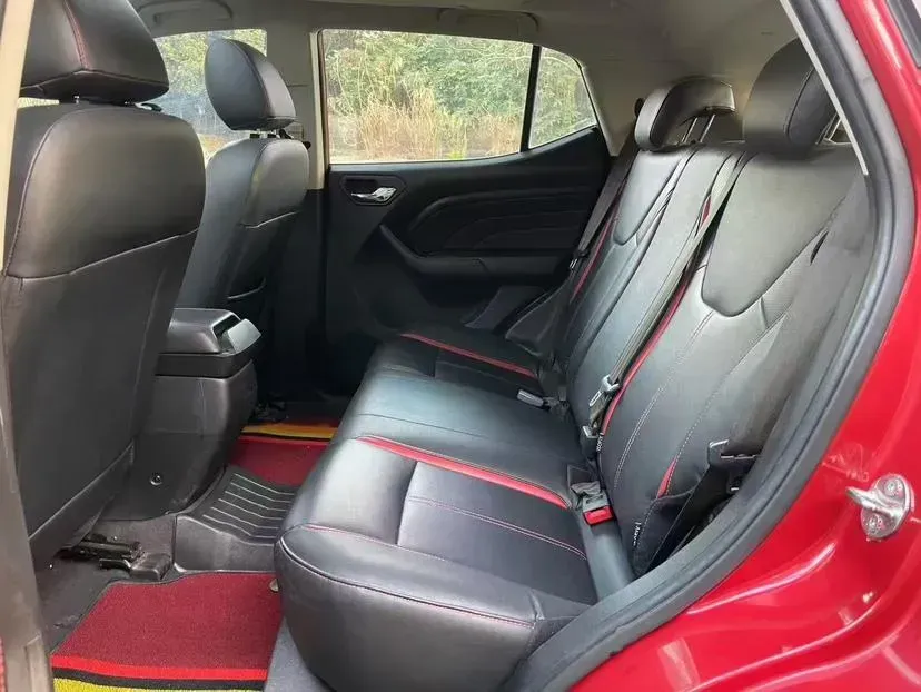 2016 Soueast DX3 1.5L 120HP L4 5MT,autocango,china used car exporter,china ev exporter,chinese used car exporter,chinese used ev exporter