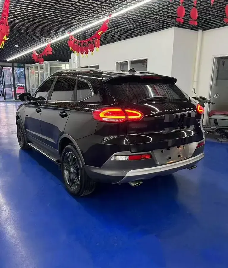 2017 Leopaard CS10 2.0T 177HP L4 6MT,autocango,china used car exporter,china ev exporter,chinese used car exporter,chinese used ev exporter