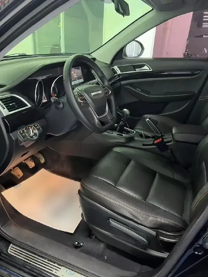 2017 Leopaard CS10 2.0T 177HP L4 6MT,autocango,china used car exporter,china ev exporter,chinese used car exporter,chinese used ev exporter