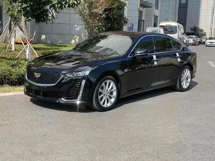 2022 Cadillac CT5 2.0T 237HP L4 10AT