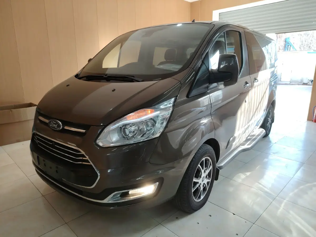 2020 Ford Tourneo 2.0T 203HP L4 6AT