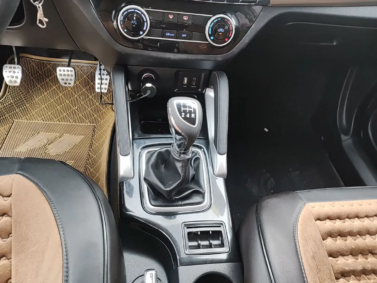 2016 BAIC ChangHe Q35 1.5L 116HP L4 5MT,autocango,china used car exporter,china ev exporter,chinese used car exporter,chinese used ev exporter