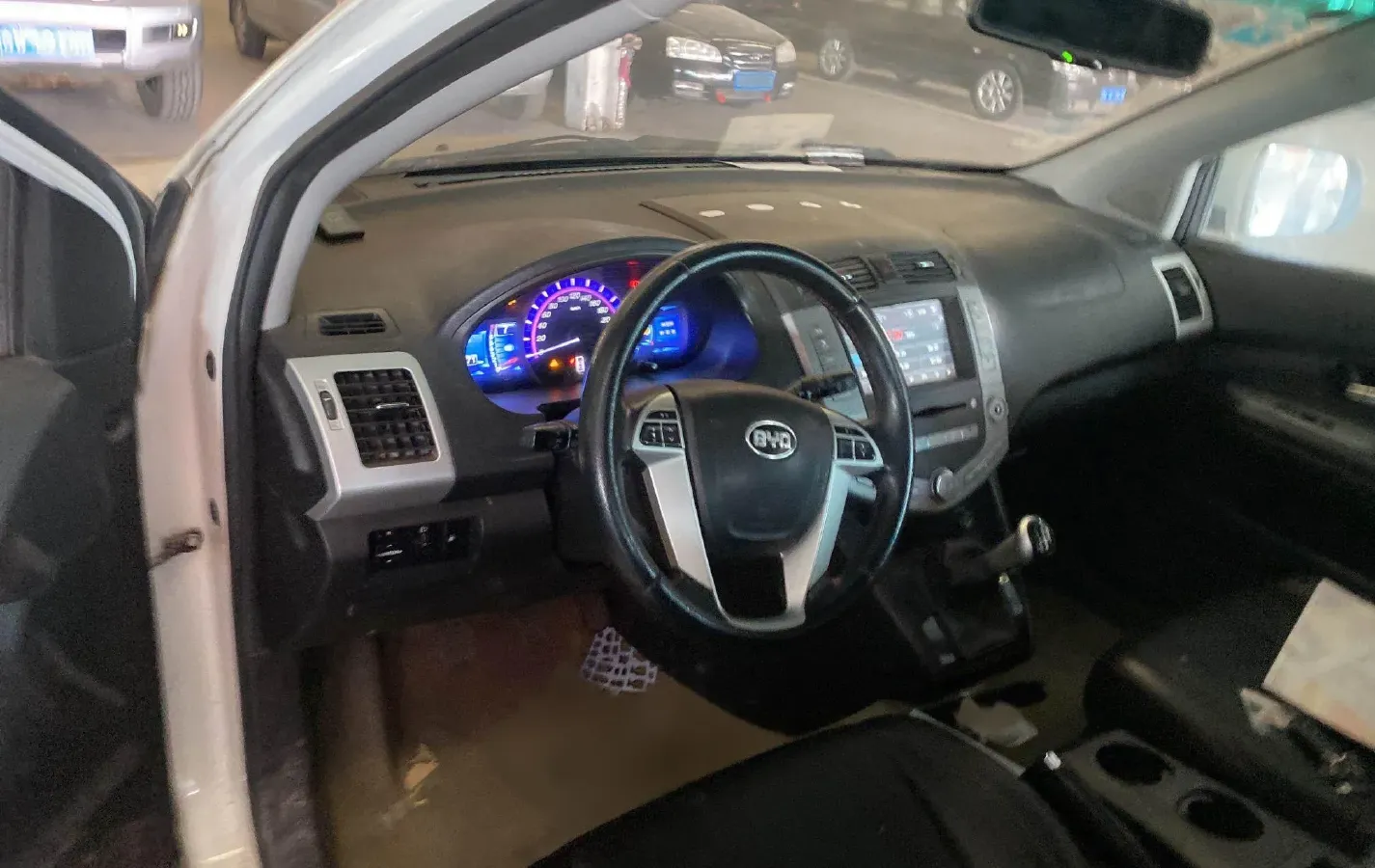 2014 BYD S6 2.0L 140HP L4 5MT,autocango,china used car exporter,china ev exporter,chinese used car exporter,chinese used ev exporter