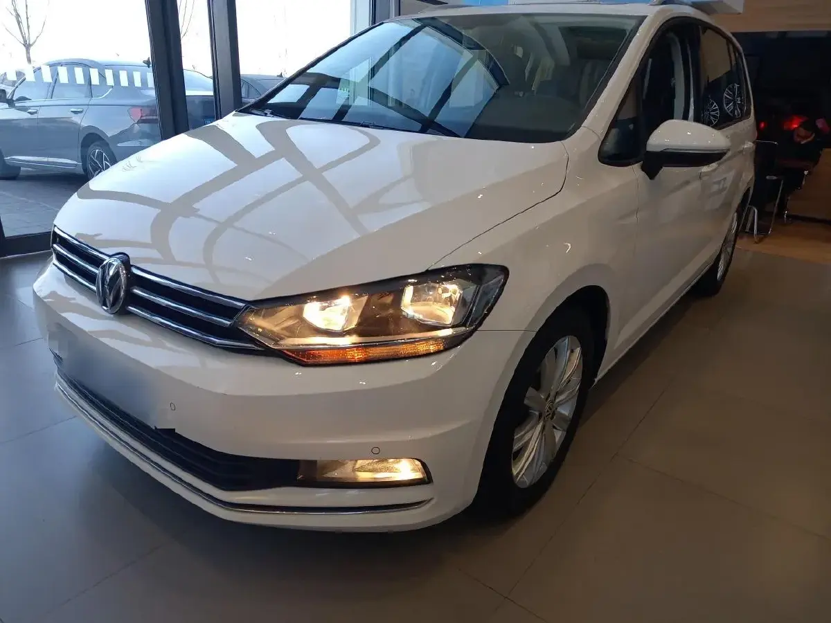 2021 Volkswagen Touran 1.4T 150HP L4 7DCT