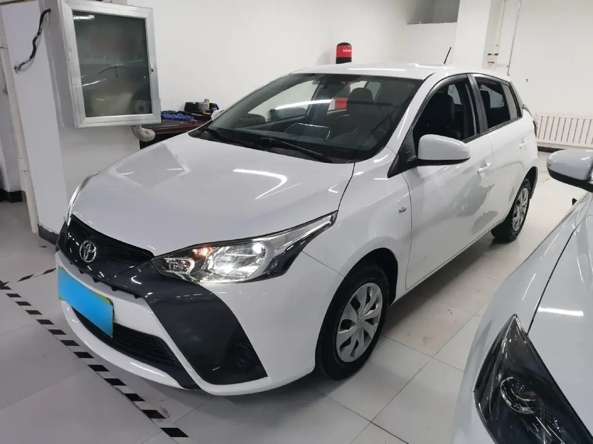 2016 Toyota Yaris L 1.3L 99HP L4 5MT