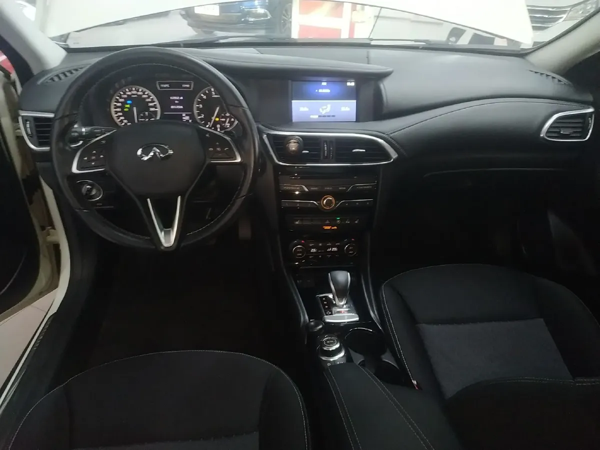 2017 Infiniti QX30 1.6T 156HP L4 7DCT,autocango,china used car exporter,china ev exporter,chinese used car exporter,chinese used ev exporter