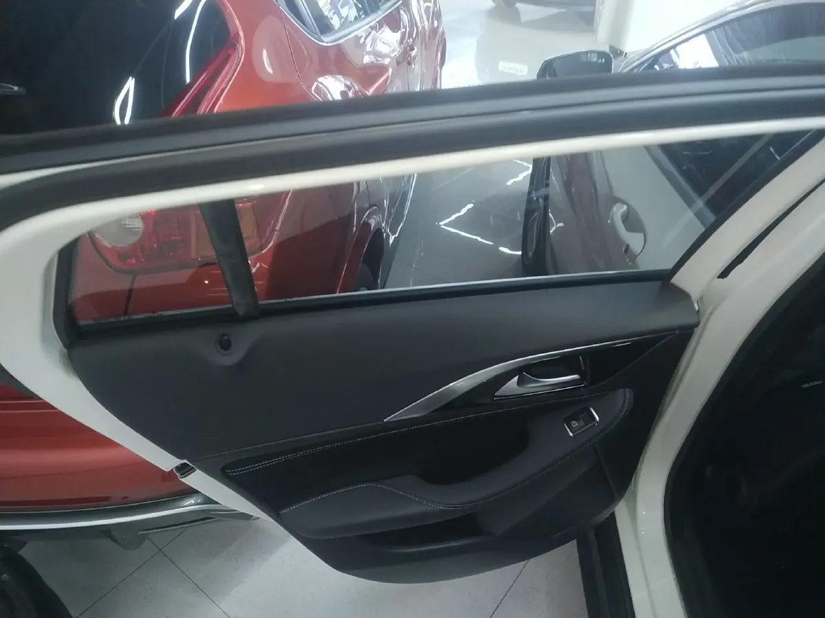 2017 Infiniti QX30 1.6T 156HP L4 7DCT,autocango,china used car exporter,china ev exporter,chinese used car exporter,chinese used ev exporter