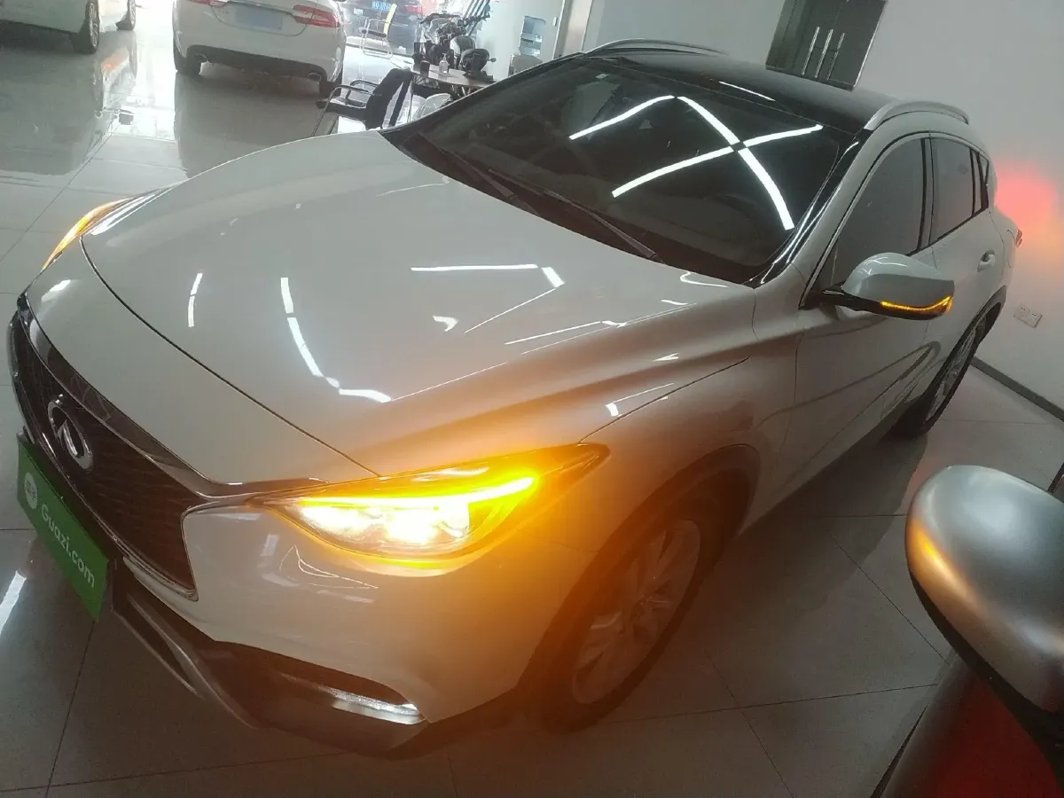 2017 Infiniti QX30 1.6T 156HP L4 7DCT,autocango,china used car exporter,china ev exporter,chinese used car exporter,chinese used ev exporter