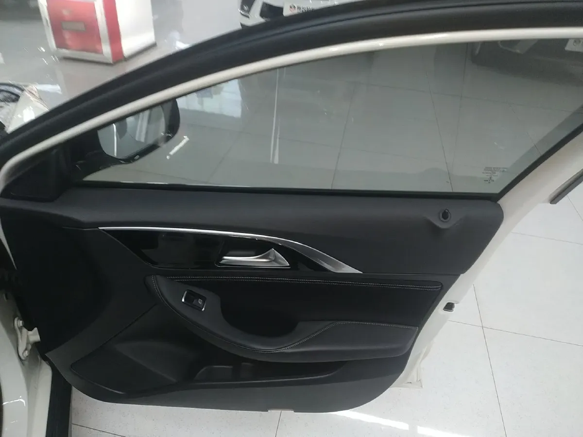 2017 Infiniti QX30 1.6T 156HP L4 7DCT,autocango,china used car exporter,china ev exporter,chinese used car exporter,chinese used ev exporter